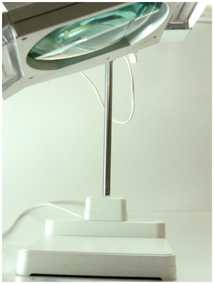 Magnifier Lamp with Large Lens
