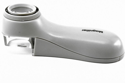 Illuminating Magnifier Zoom with scale